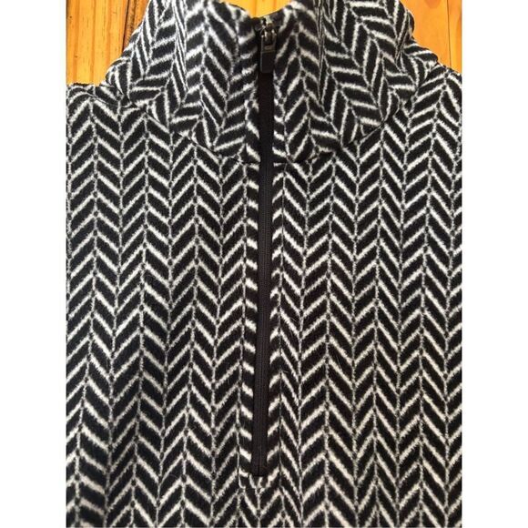 Lands’ End 1/4 Zip Fleece - Picture 2 of 4